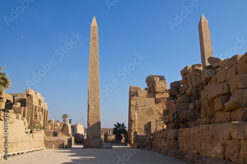 Ägyptischer Tempel mit Obelisken