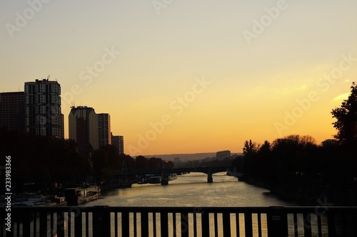 Couche de soleil Pont de Bir-Hakeim Paris photo