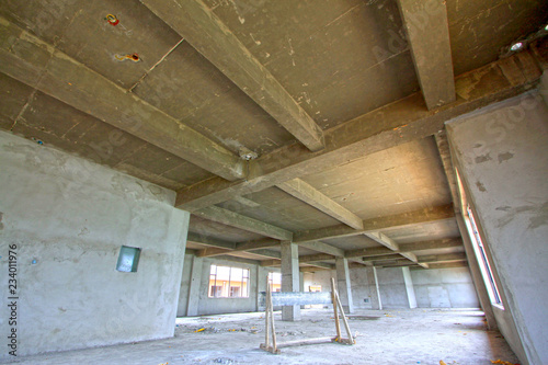 Bild auf Leinwand unfinished concrete cast-in-situ hall