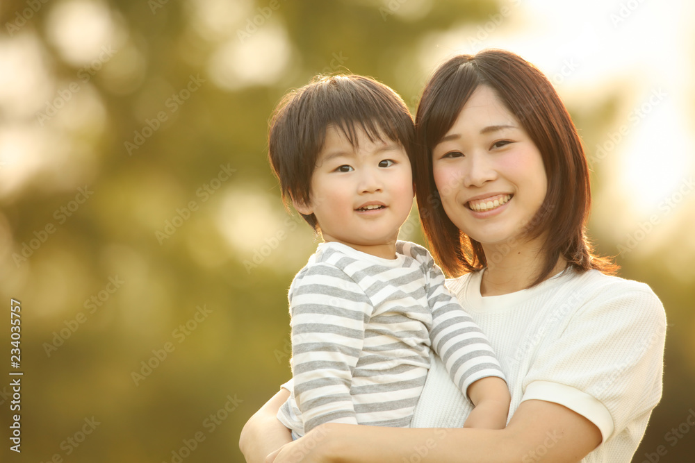 笑顔の親子 笑顔の親子