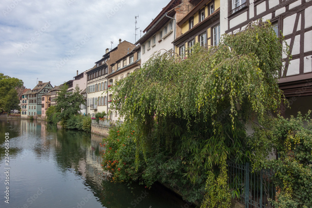 Ein Spaziergang durch Straßburg  in Frankreich im Spätsommer