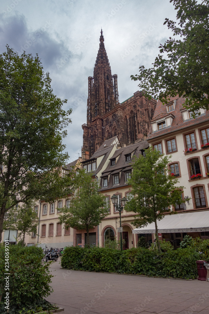 Ein Spaziergang durch Straßburg in Frankreich im Spätsommer Ein Spaziergang durch Straßburg in Frankreich im Spätsommer