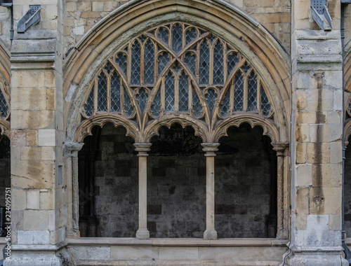 English Half Arch Tracery Window  © Mitsuyoshi