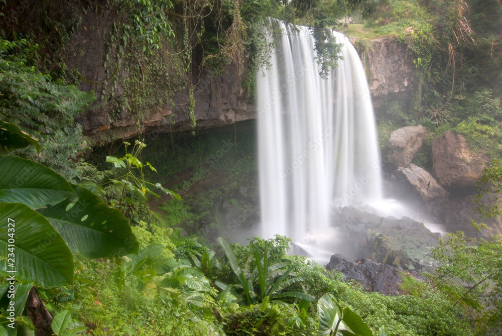 Obraz premium cascada plan de guinea puebla