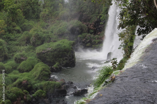 L'imponenza delle cascate di Iguazù