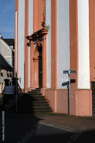 Franzikanerplatz Hadamar / Der Eingang zu dem ehemaligen Jesuitenkloster auf dem Franziskanerplatz in Hadamar. . photo