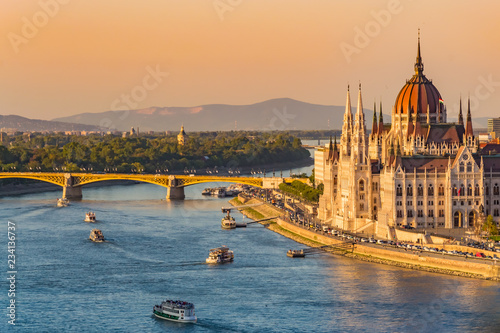 Photography Parliamenf of Budapest at sunset (Budapest, Hungary)