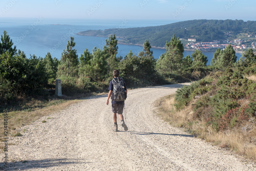 Pilger vor Cee auf dem Jakobsweg (von Porto nach Santiago de Compostela)