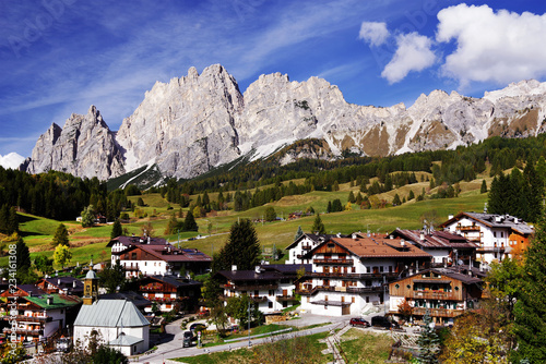 Schilderij op canvas Cortina d'Ampezzo resort, also known as the Pearl of the Dolomites, Italy, Europ