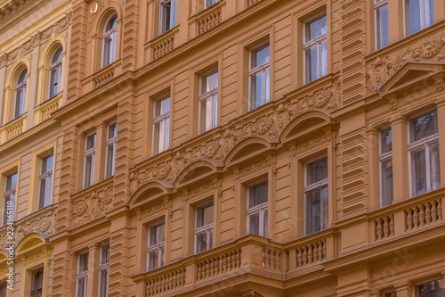 Prague city early in the morning © Manuel Lacoste