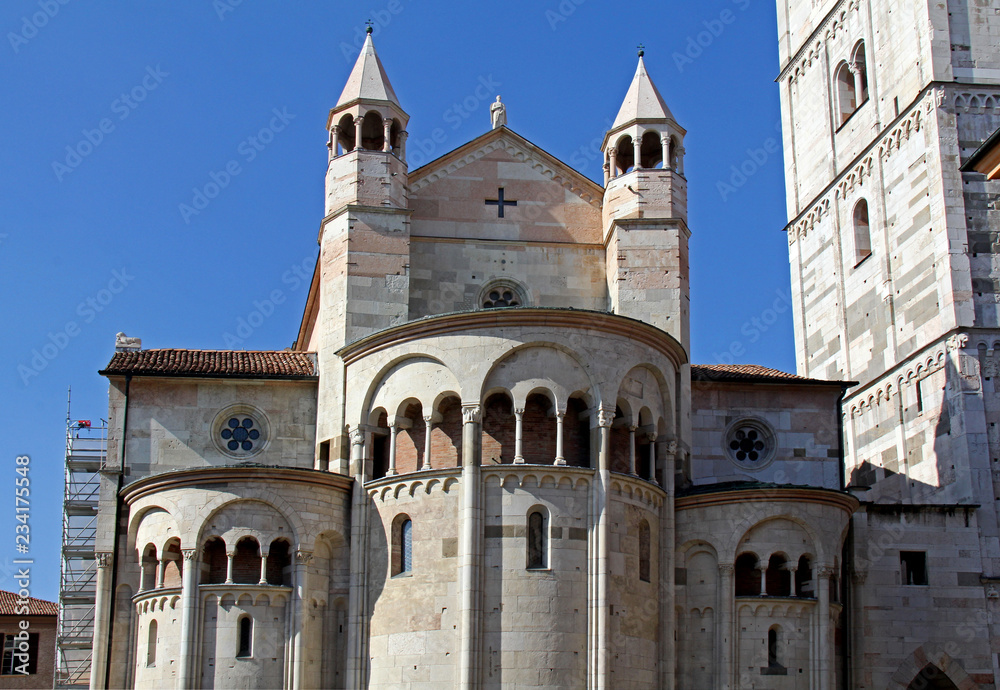 Duomo di Modena; esterno delle absidi