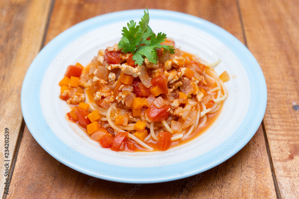 spaghetti chicken with tomato sauce spaghetti chicken with tomato sauce