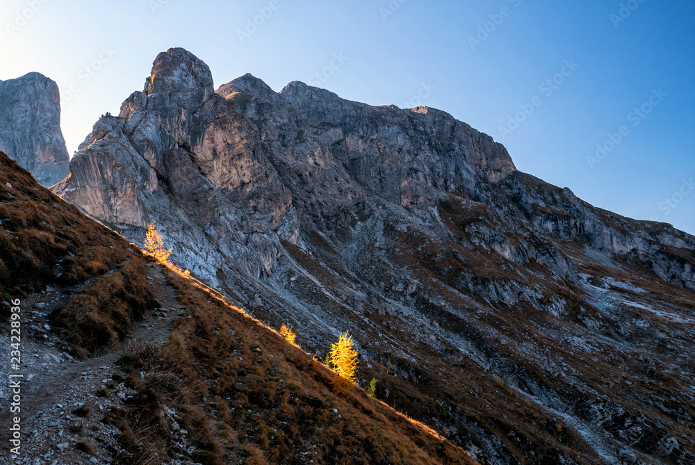 Obraz premium Colorful scenic view of majestic Dolomites mountains in Italian Alps.