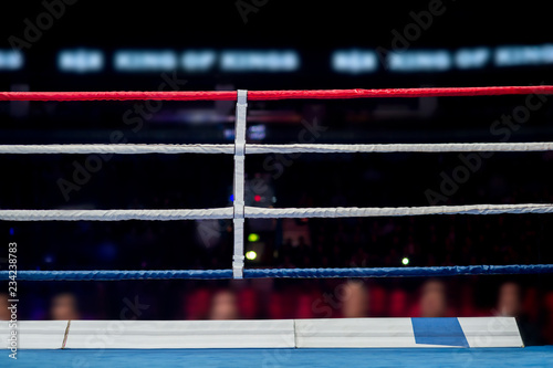 Obraz na płótnie Empty boxing ring abstraction with defocused lights