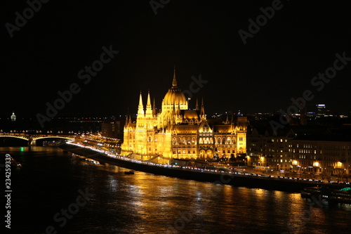 Budapest night © Kolovic