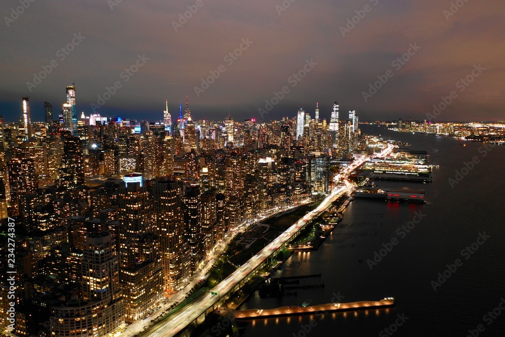 Naklejka premium Manhatten Aerial View Night Hudson 