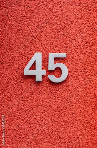 Hausnummer 45
