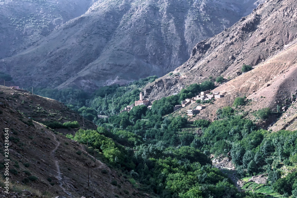 Obraz premium town in a valley