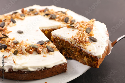 carrot cake and cream