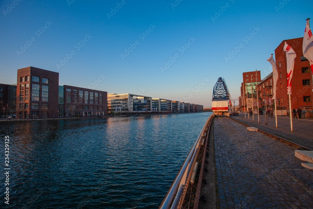Fototapeta premium Hafenkran in Duisburg