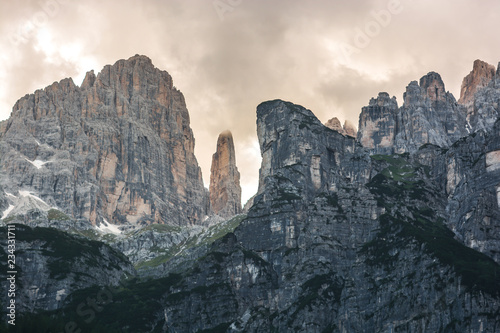 Obraz na plátne Dolomiti di Brenta,paesaggio alpino