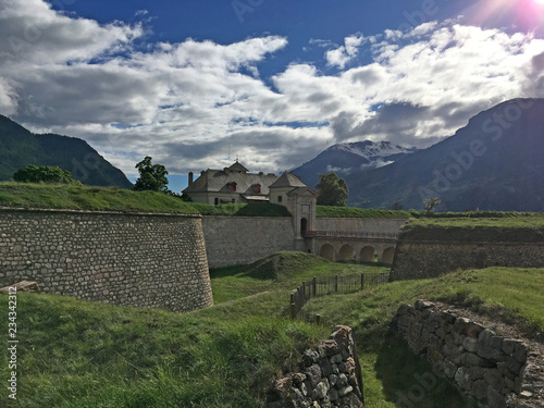 Forteresse de Mont-Dauphin - les douves et fortifications photo