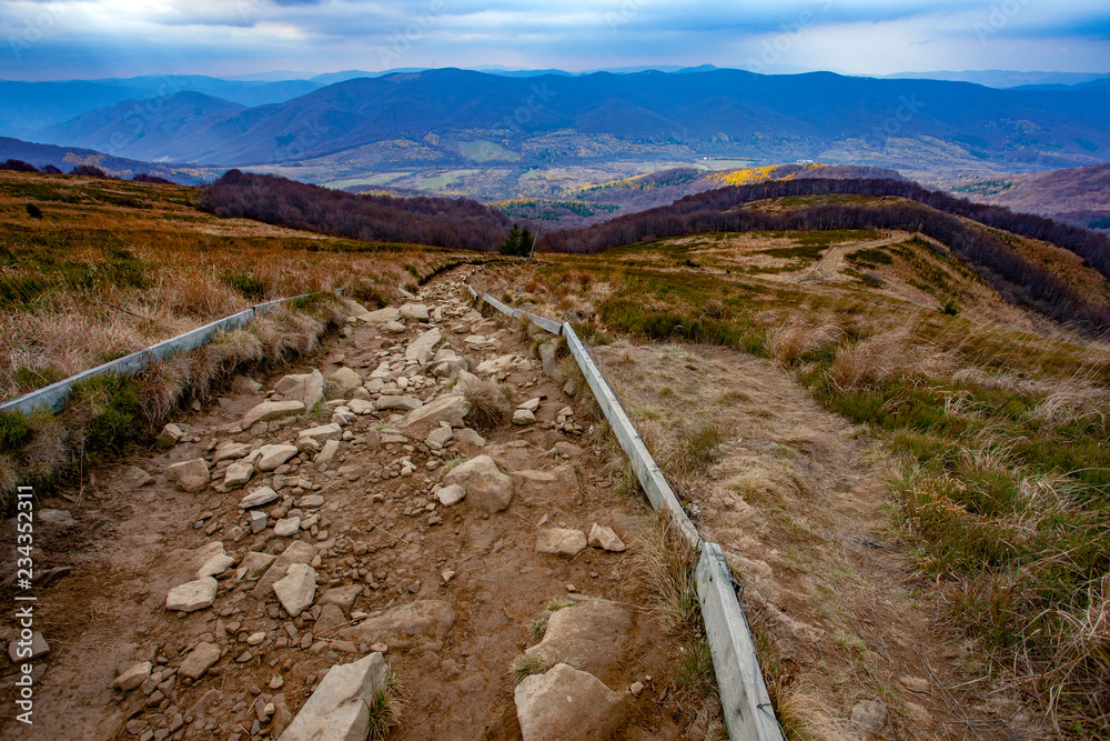 Obraz premium Landscape of autumnal peaks of the Carpathians.