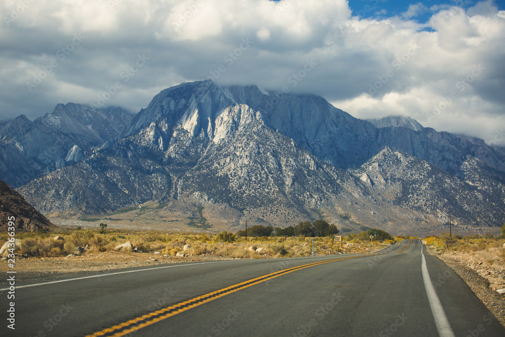 View of Lone Pine Peak, east side of the Sierra Nevada range, the town of Lone Pine, California, Inyo County, United States of America, Inyo National Forest