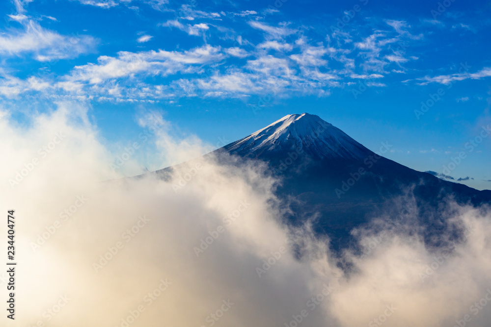 新道峠より雲海と富士山