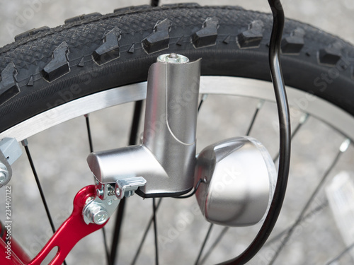 Tapety artystyczne 自転車のダイナモライト