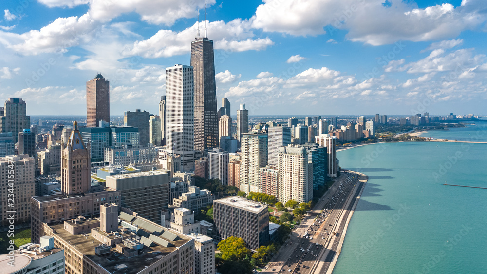 Obraz premium Chicago skyline widok z lotu ptaka drone z góry, jezioro Michigan i miasto Chicago wieżowce w centrum miasta Pejzaż miejski, Illinois, USA
