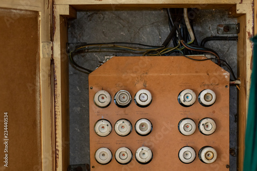 alte elektrische Verteilung Lebensgefahr photo