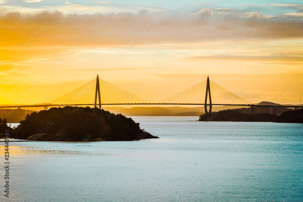 Obraz premium Uddevalla's bridge at the sunset