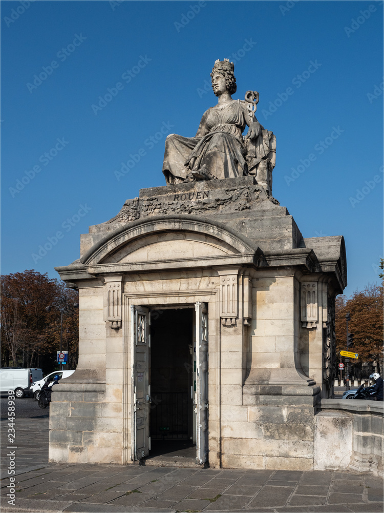 Statue sur la place de la Concorde à Paris