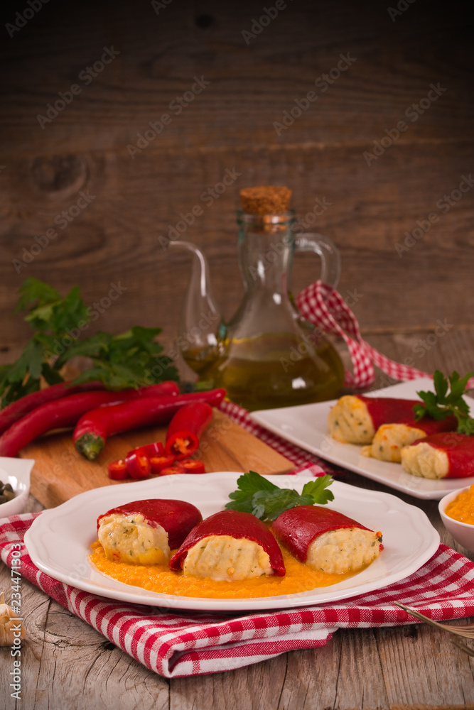 Stuffed piquillo peppers with cod. 