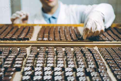 Slika na platnu chocolate candy making