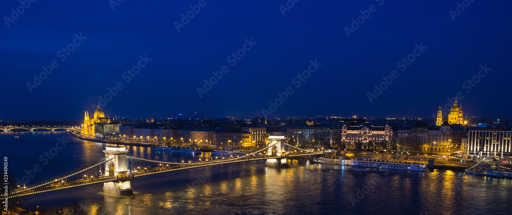 Budapest, Ponte delle Catene 