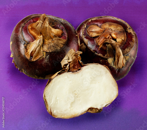 WHOLE RAW WATER CHESTNUTS photo