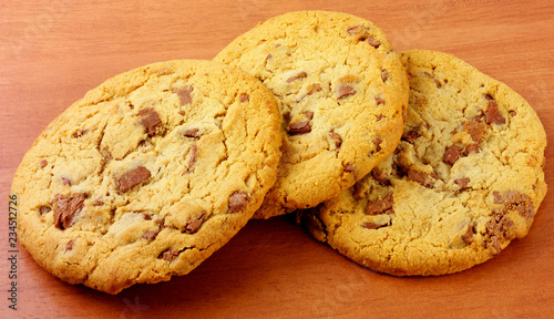 CHOCOLATE CHIP COOKIES
