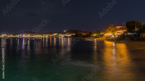 Vue nocturne sur la plage de Porto-Pollo, Corse, France