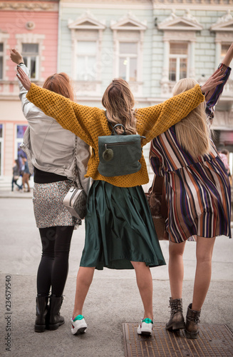 Joyful street style fashion