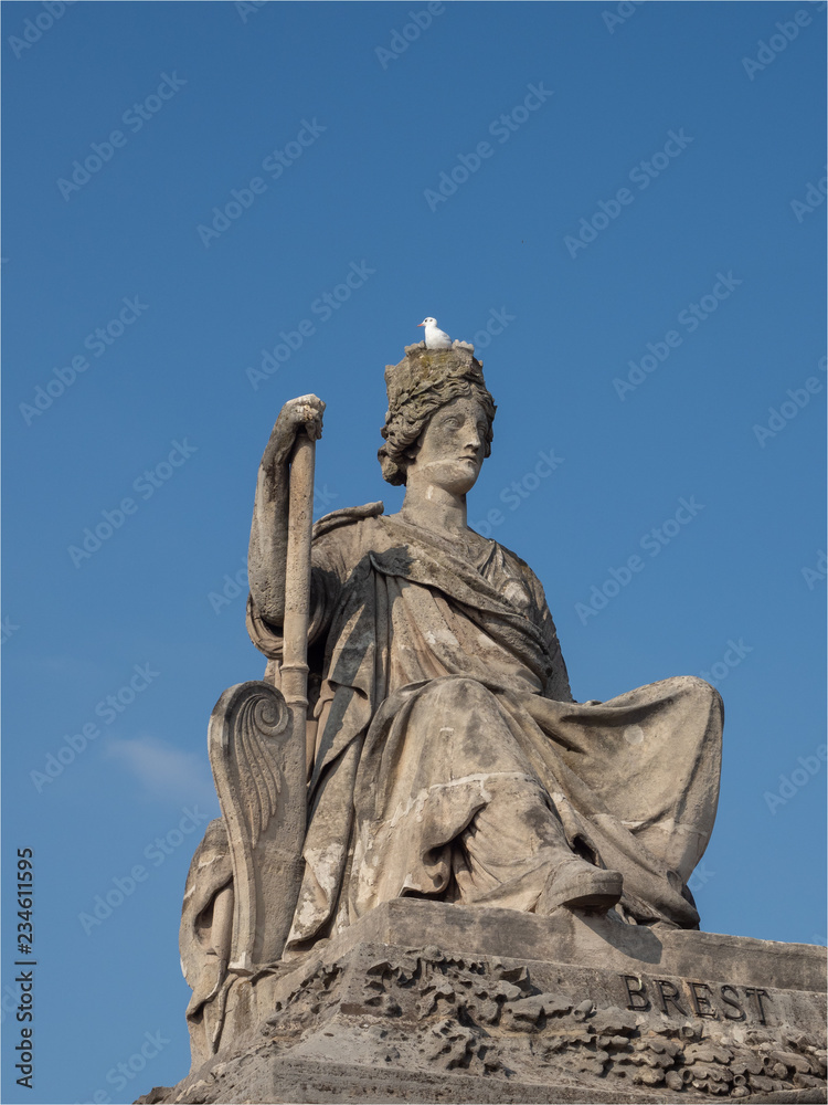 Statue Brest sur la palce de la Concorde à Paris