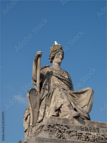 Statue Brest sur la palce de la Concorde    Paris