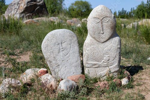 Petroglyphenfeld bei Tscholponata in Kirgistan photo