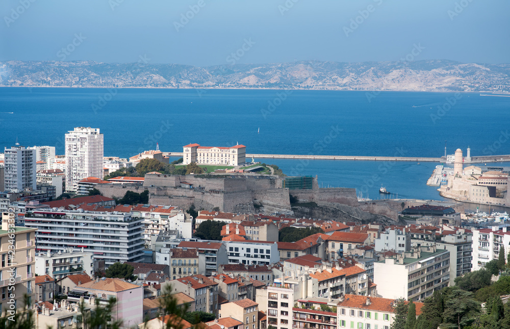 Marseille - Vue sur le Palais du Pharo et la mer