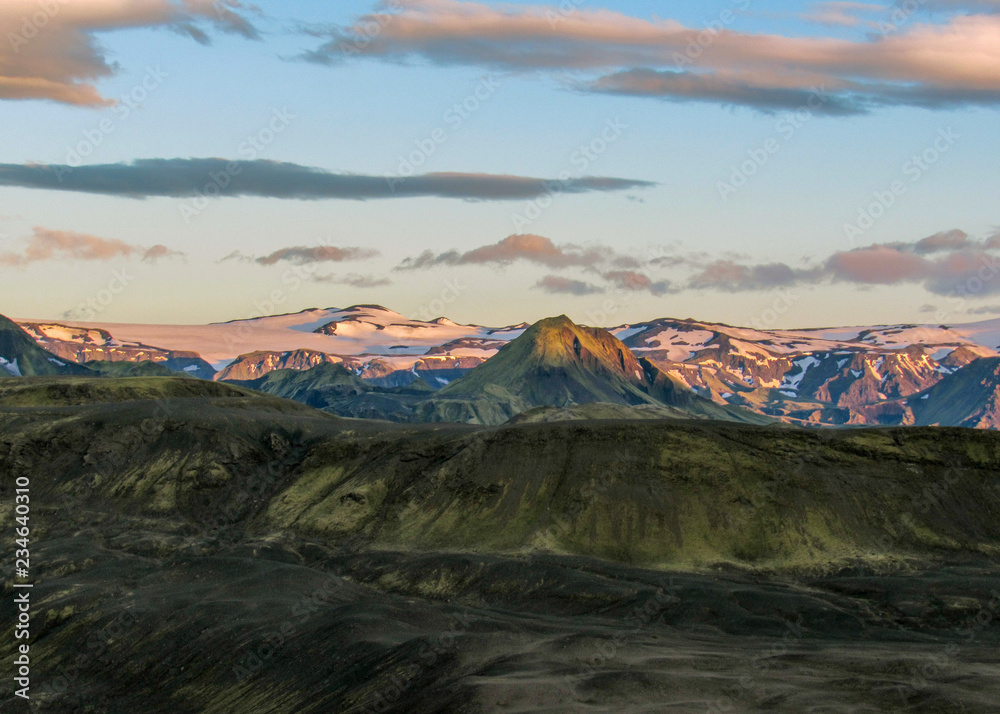 Fototapeta premium Epic sunset above Eyjafjallajokull and Myrdalsjokull landscape, Katla caldera, Botnar-Ermstur, Laugavegur Trail, southern Iceland