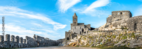 Bild auf Leinwand Chiesa di San Pietro