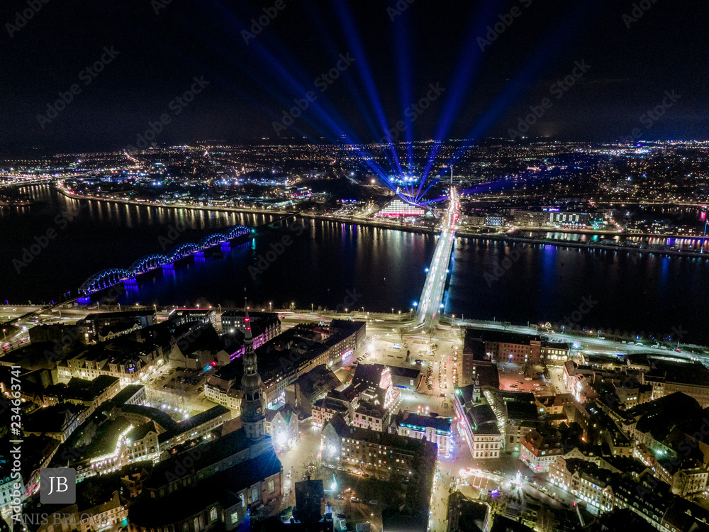 Obraz premium Sun stone building in riga