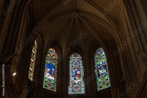 Fenster in der Kathedrale Saint-Nazaire in Beziers