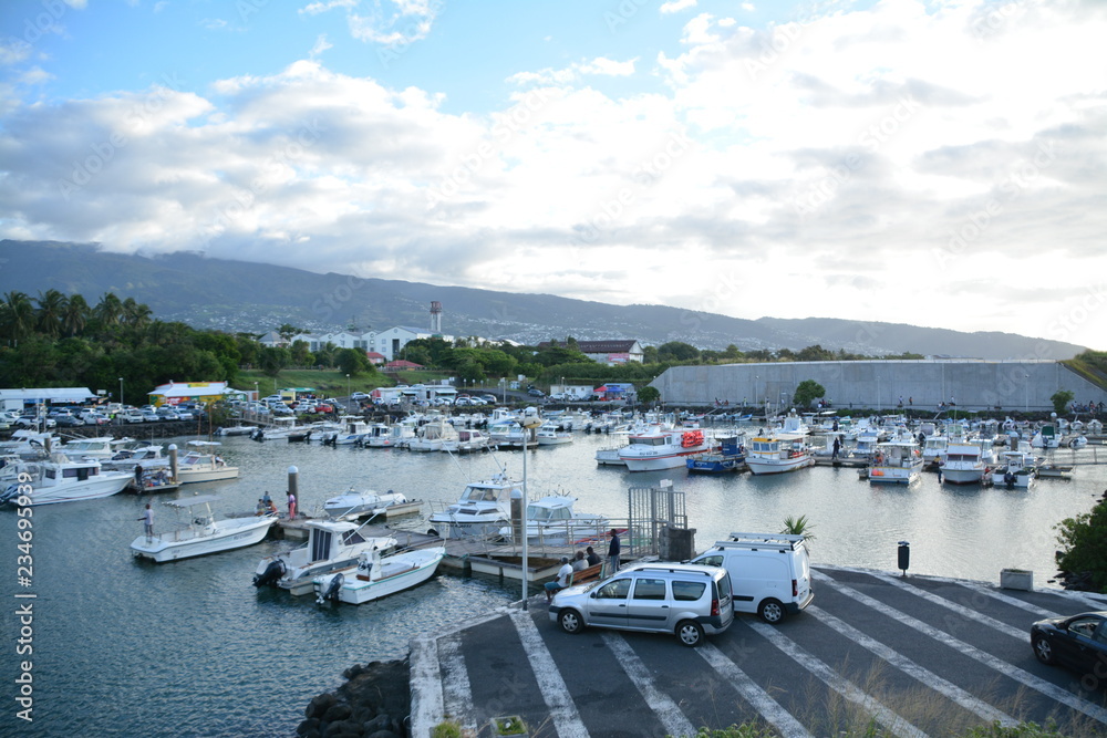Fototapeta premium PORT DE PECHE DE STE MARIE ILE DE LA REUNION
